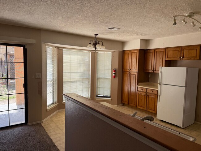 Foto del edificio - 4524 Lobelia Rd NW