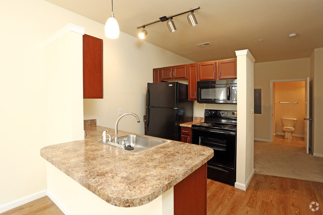 Kitchen - Lodge at Hertiage Lakes