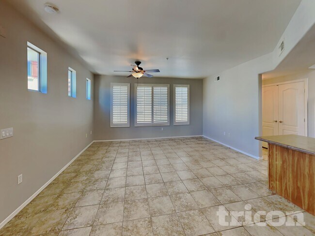 Foto del edificio - 16825 N 14th St