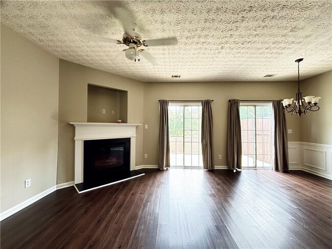 Building Photo - 431 Lantern Wood Dr