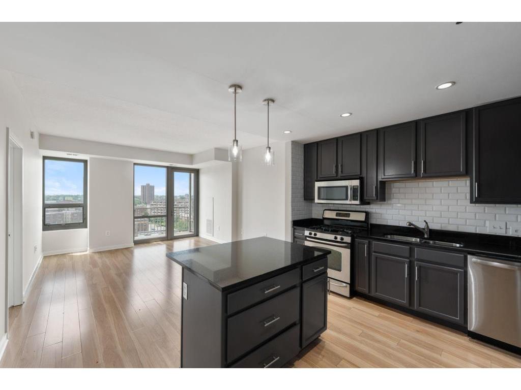 Foto principal - 929 Portland Ave