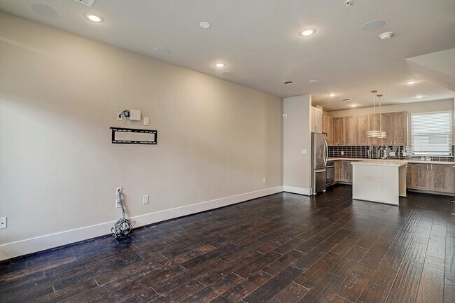 Foto del edificio - 2401 Crawford St