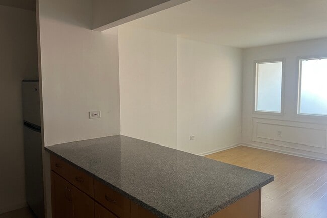 Foto del edificio - 222 W 14th St