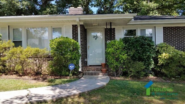 Building Photo - 200 Artillery Road