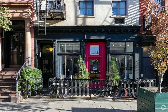 Foto del edificio - 160 9th Ave