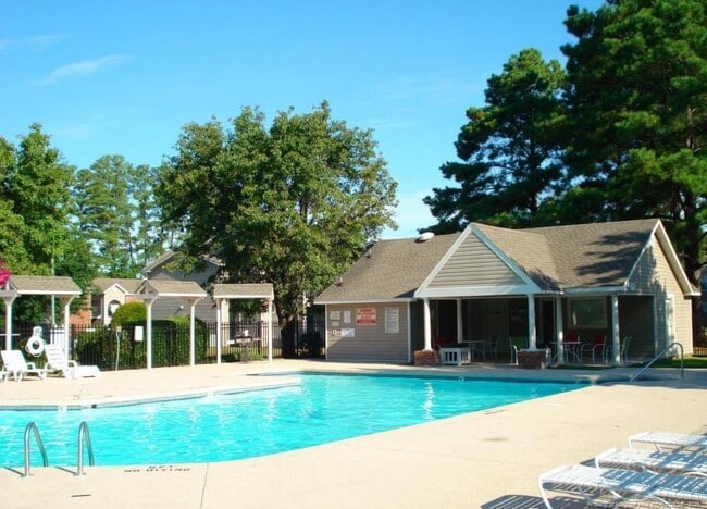 Building Photo - 663 Bartons Landing Pl