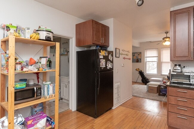 Foto del edificio - 2616 N Marshfield Ave