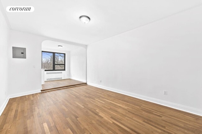 Building Photo - 420 Central Park W