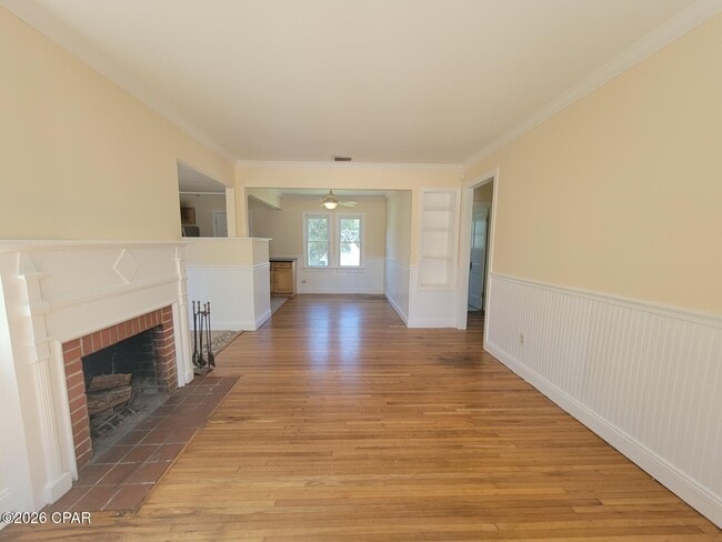 Building Photo - 131 Allen Ave