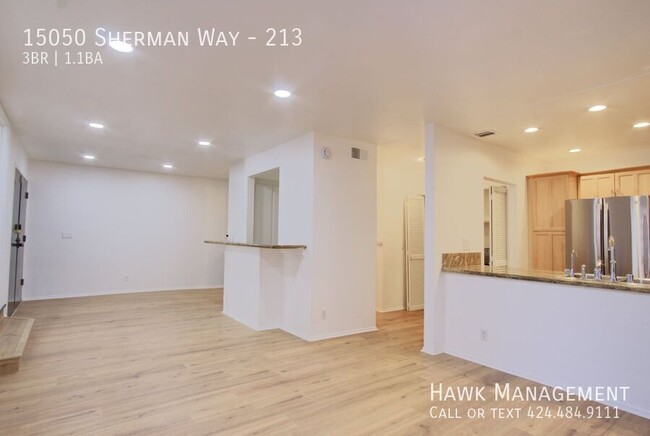 Building Photo - Spacious 2-Bedroom Condo in Gated Parkwood...