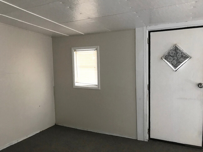 Building Photo - 5100 Clinton Street Rd