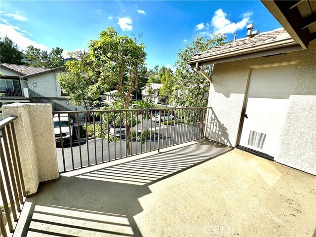 Building Photo - 214 Chaumont Cir