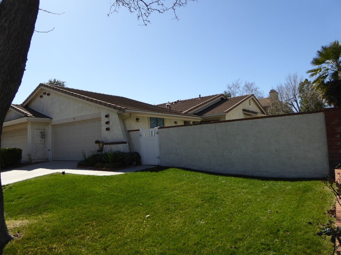 Foto principal - 3 Bedroom Single Story Home for Rent in Va...