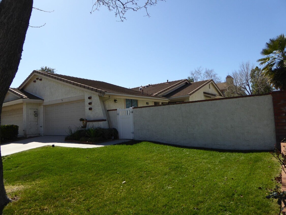 Primary Photo - 3 Bedroom Single Story Home for Rent in Va...