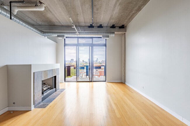 Foto del edificio - 811 W 15th Pl