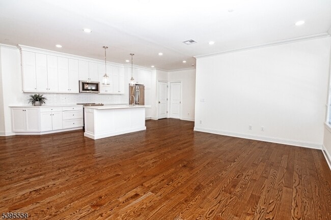 Building Photo - 29 Euclid Ave