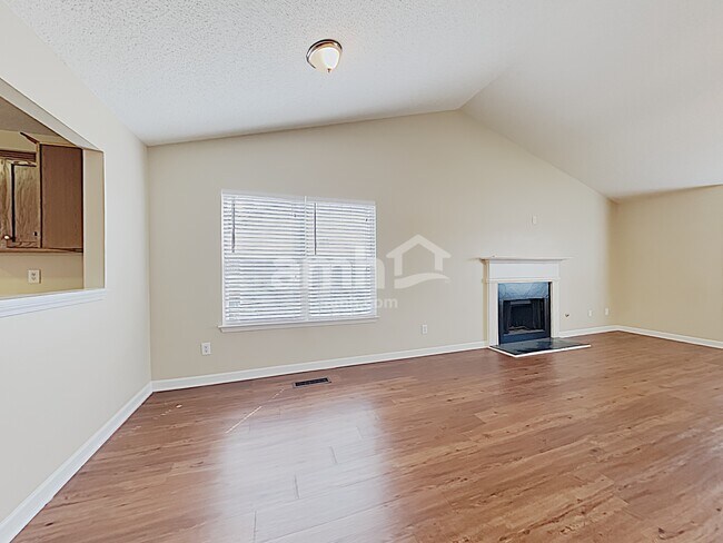 Foto del edificio - 7209 Cedar Forest Dr