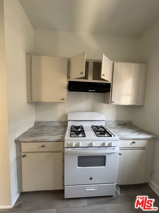 Building Photo - 3051 Leeward Ave
