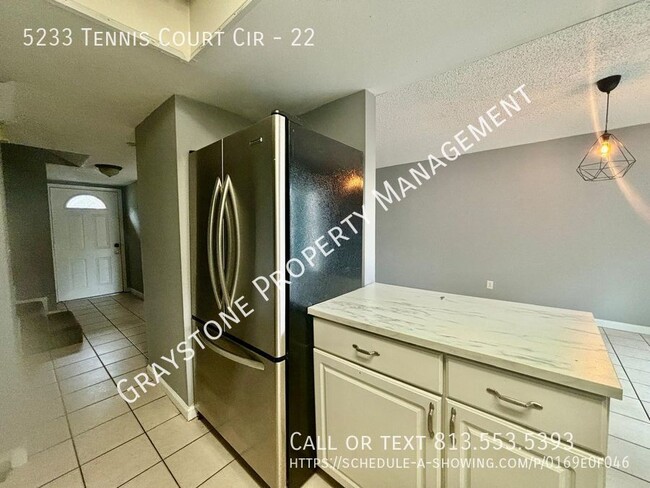 Building Photo - Spacious 2-Bedroom Condo in Prime Tampa Lo...