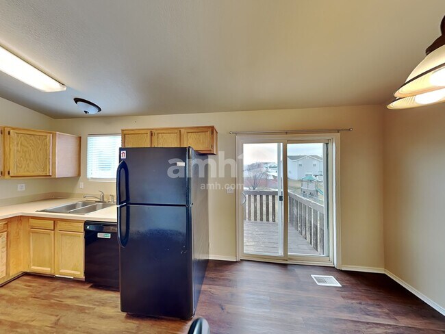 Building Photo - 2103 W 2265 N