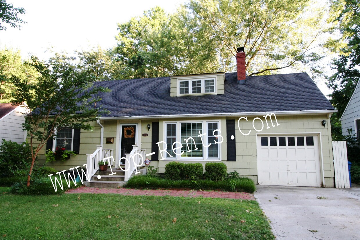 4111 W 69th St, Prairie Village, KS 66208 House Rental in Prairie