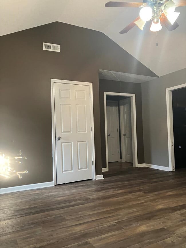 Building Photo - 2745 Navigator Cir