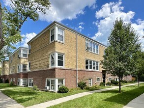 Building Photo - 6719 N California Ave