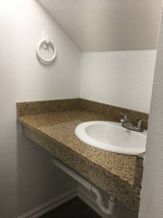 Foto del edificio - 5807 Butler Dr