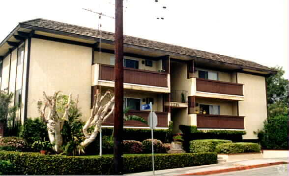 Primary Photo - 11285 Charnock Rd