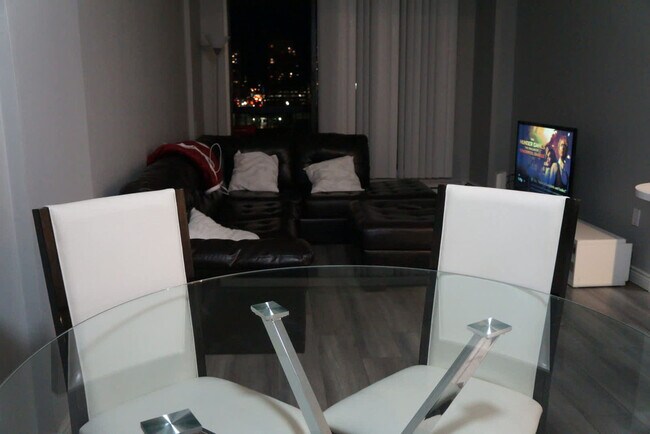 Photo du bâtiment - 1033-1012 12 Ave SW