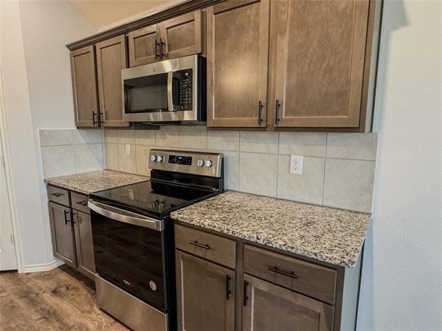 Foto del edificio - 801 Meadow Creek Ln