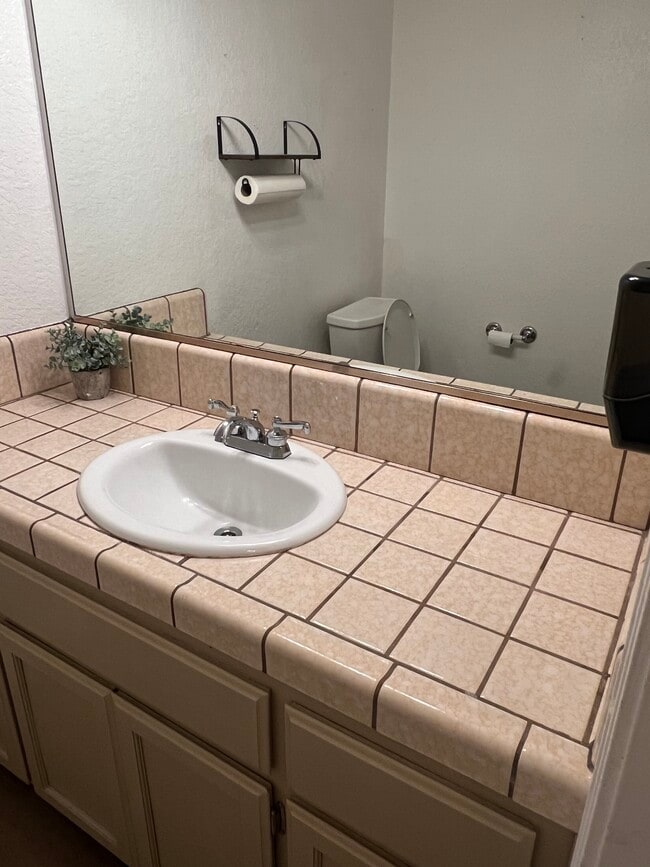 Building Photo - 1705 Badger Way