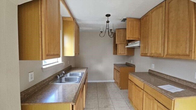 Foto del edificio - 8715 Valley Ledge Dr