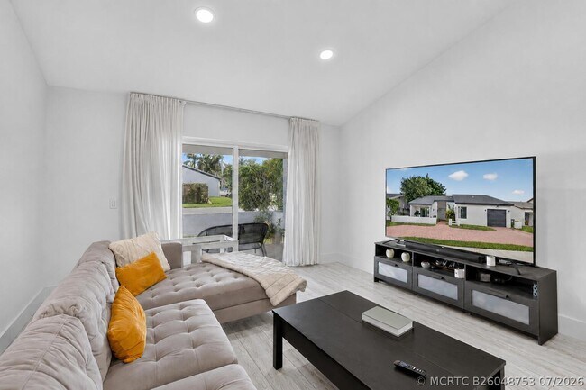 Foto del edificio - 16709 SW 5th Ct