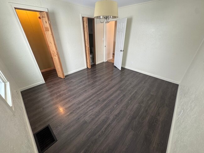 Foto del edificio - 2312 Newton St