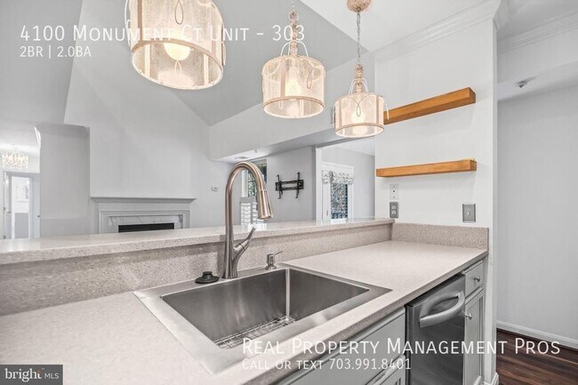 Building Photo - Qualify for a zero deposit? Minutes to RT66