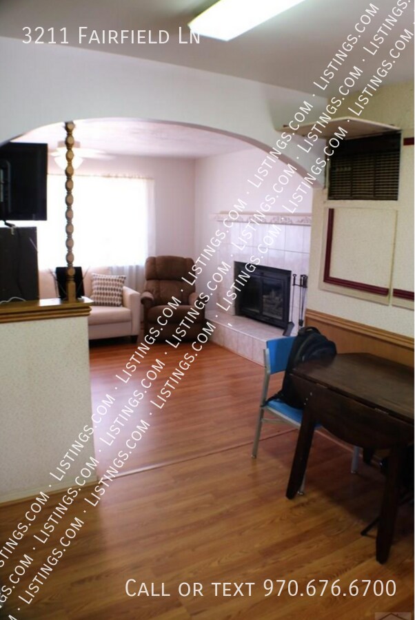Foto del edificio - 3211 Fairfield Ln