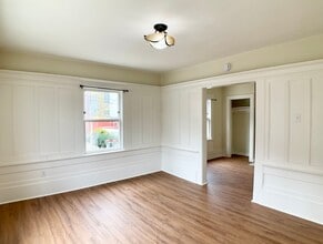 Building Photo - 498 30th St