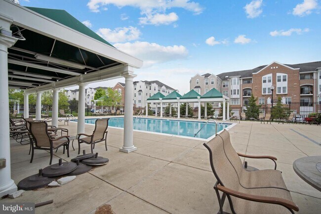 Foto del edificio - 7335 Brookview Rd