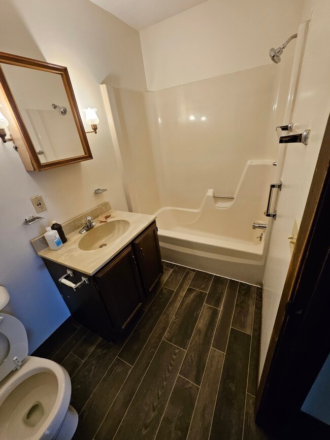 Foto del edificio - 1361 Callie Rd