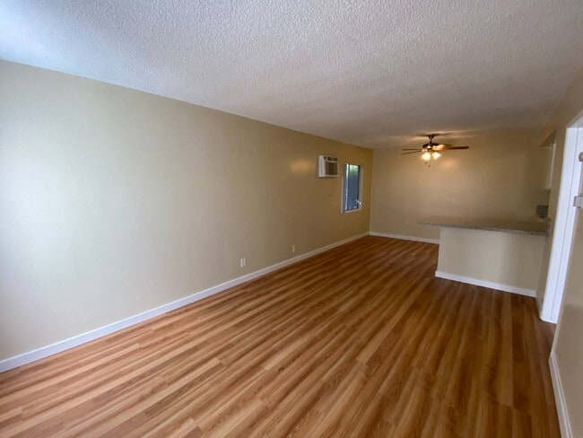 Building Photo - Ridgewood Apartments