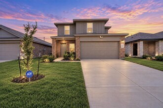 Building Photo - 5630 Vintage Oakmont Dr