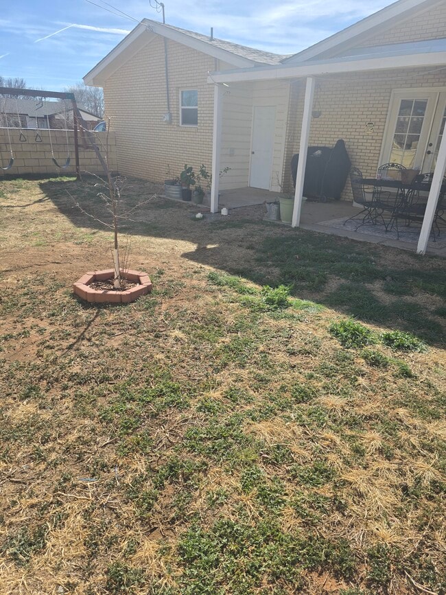 Foto del edificio - 1004 W Yucca Ave