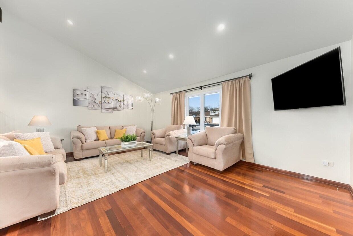 Foto principal - 8501 Loveland Ln