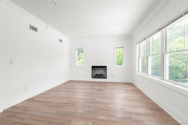 Photo - 20 Secatoag Ave Apartment