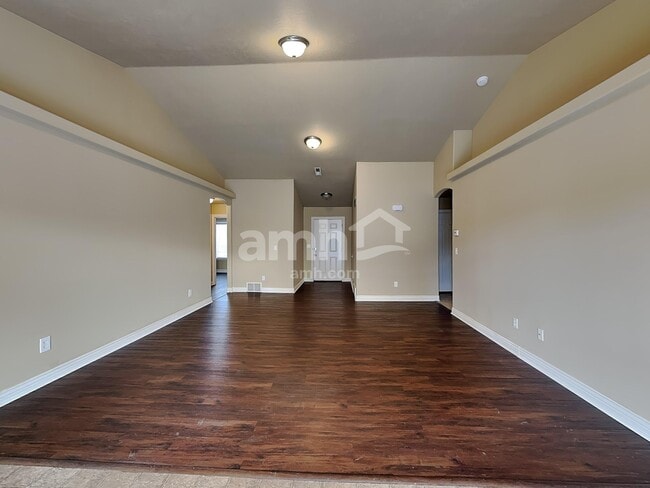 Building Photo - 171 Century Dr