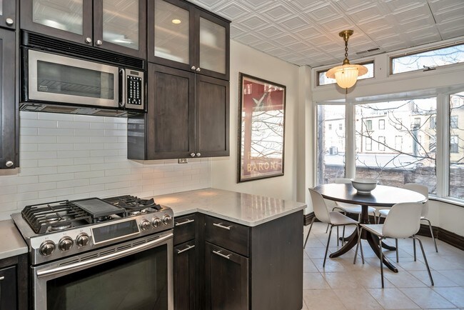 Building Photo - 1235 N Dearborn St