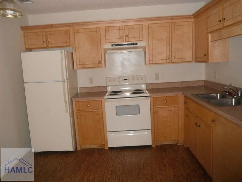 Building Photo - 1113 Kelly Dr