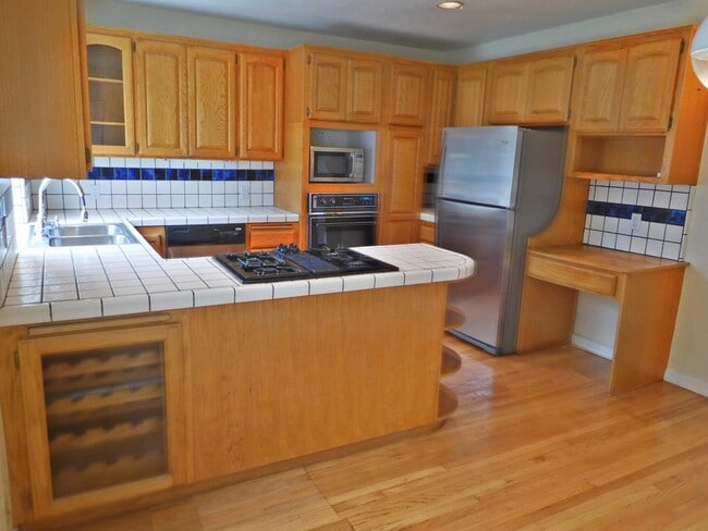 Building Photo - 1621 Silverwood Ter
