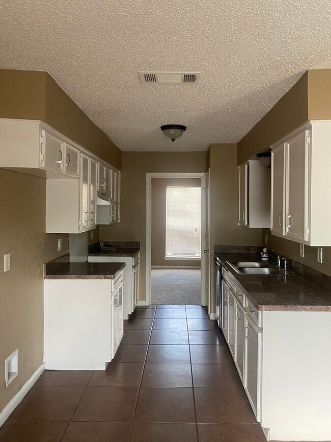 Building Photo - 1454 Firebird Dr. Dallas, TX 75241